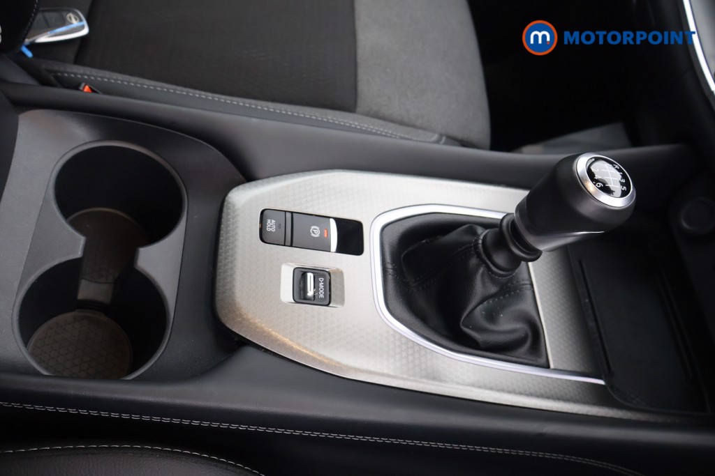 Nissan Qashqai N-Connecta Manual Petrol SUV - Stock Number (1642187) - 6th supplementary image