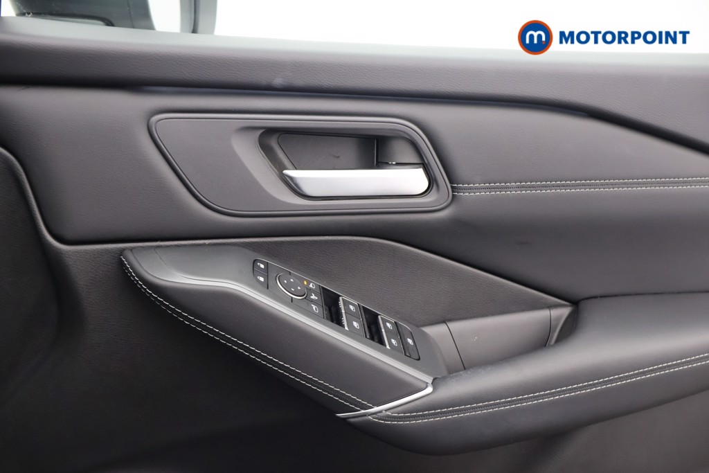 Nissan Qashqai N-Connecta Manual Petrol SUV - Stock Number (1642187) - 8th supplementary image
