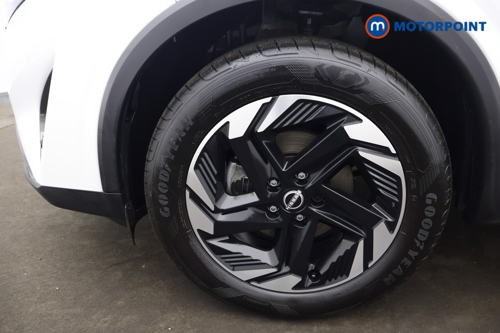 Nissan Qashqai N-Connecta Manual Petrol SUV - Stock Number (1642187) - 14th supplementary image