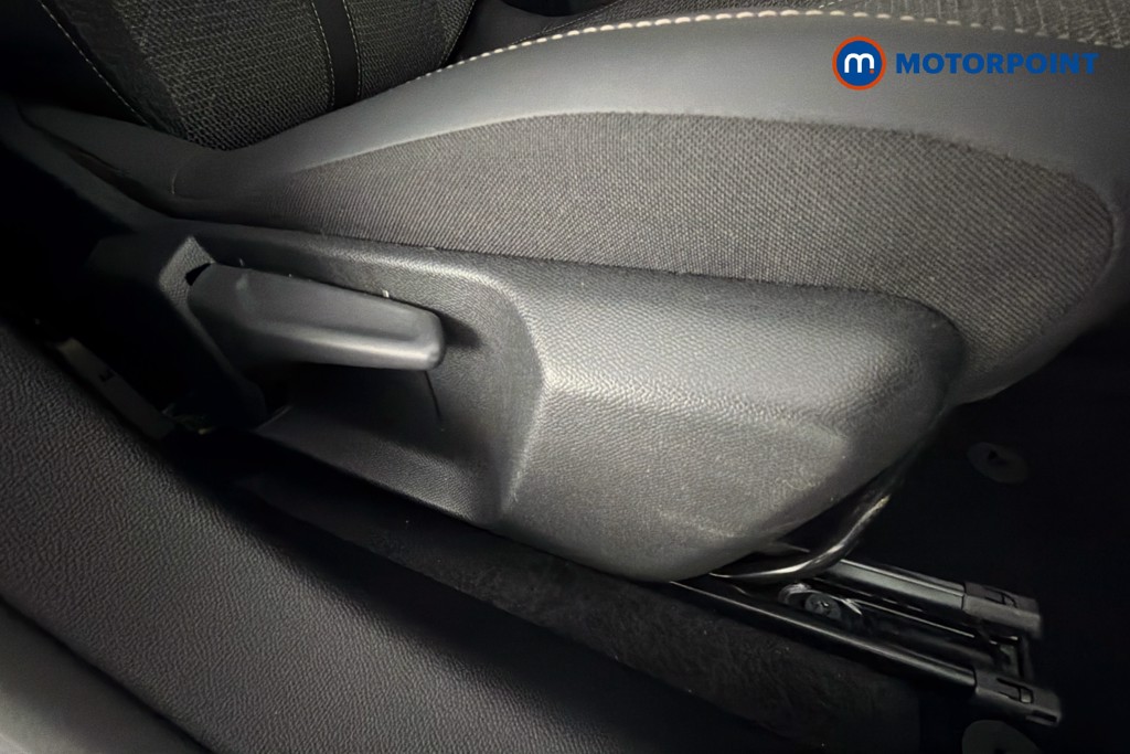 Peugeot 208 Allure Manual Petrol Hatchback - Stock Number (1642500) - 25th supplementary image