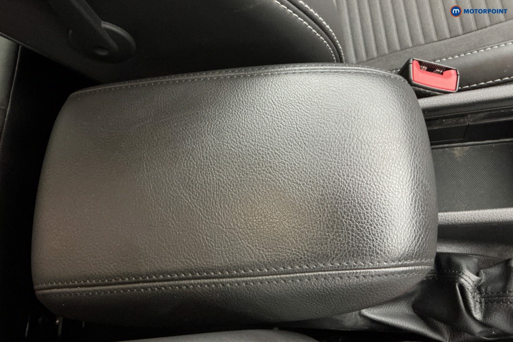Ford Focus Titanium X Automatic Petrol Hatchback - Stock Number (1643152) - 13th supplementary image
