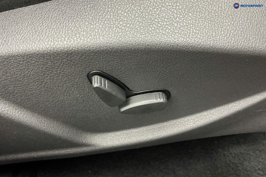 Ford Focus Titanium X Automatic Petrol Hatchback - Stock Number (1643152) - 23rd supplementary image