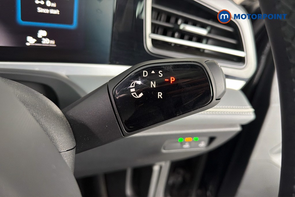 Volkswagen Passat Life Automatic Petrol Plug-In Hybrid Estate - Stock Number (1643778) - 15th supplementary image