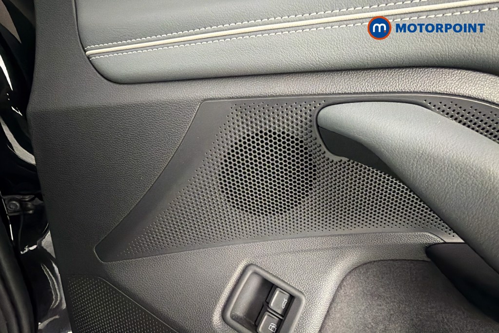Volkswagen Passat Life Automatic Petrol Plug-In Hybrid Estate - Stock Number (1643778) - 21st supplementary image