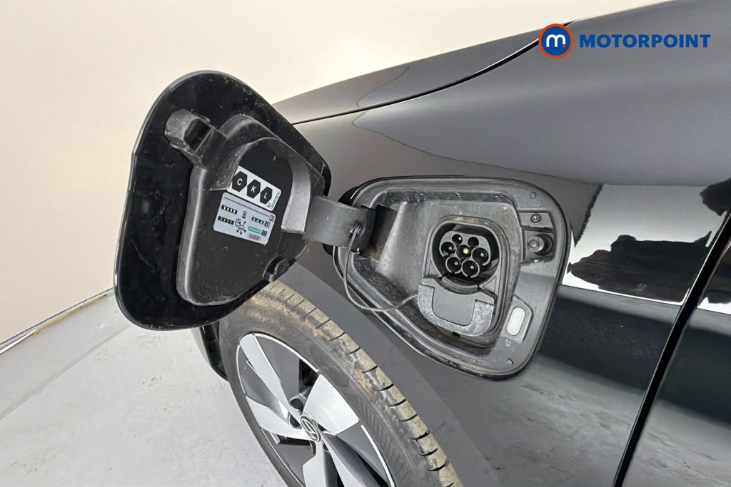Volkswagen Passat Life Automatic Petrol Plug-In Hybrid Estate - Stock Number (1643778) - 41st supplementary image