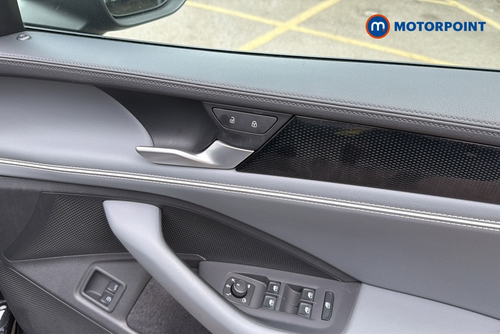 Volkswagen Passat Life Automatic Petrol Plug-In Hybrid Estate - Stock Number (1643779) - 19th supplementary image