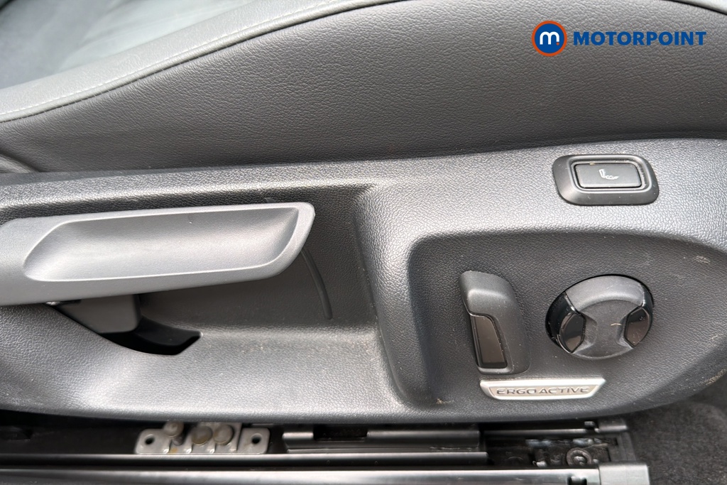 Volkswagen Passat Life Automatic Petrol Plug-In Hybrid Estate - Stock Number (1643779) - 23rd supplementary image