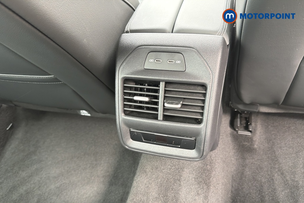 Volkswagen Passat Life Automatic Petrol Plug-In Hybrid Estate - Stock Number (1643779) - 28th supplementary image