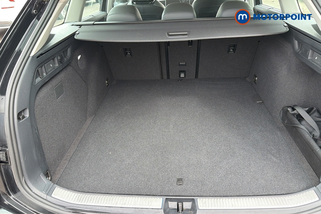 Volkswagen Passat Life Automatic Petrol Plug-In Hybrid Estate - Stock Number (1643779) - 30th supplementary image