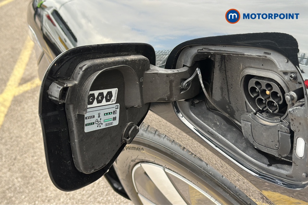 Volkswagen Passat Life Automatic Petrol Plug-In Hybrid Estate - Stock Number (1643779) - 40th supplementary image