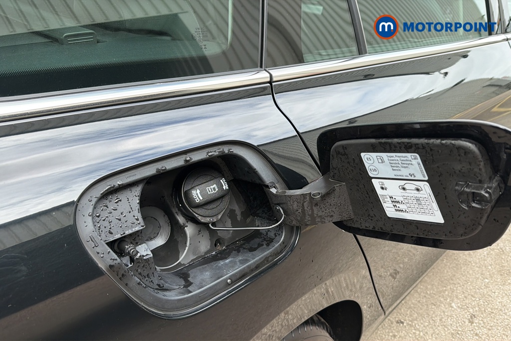 Volkswagen Passat Life Automatic Petrol Plug-In Hybrid Estate - Stock Number (1643779) - 41st supplementary image