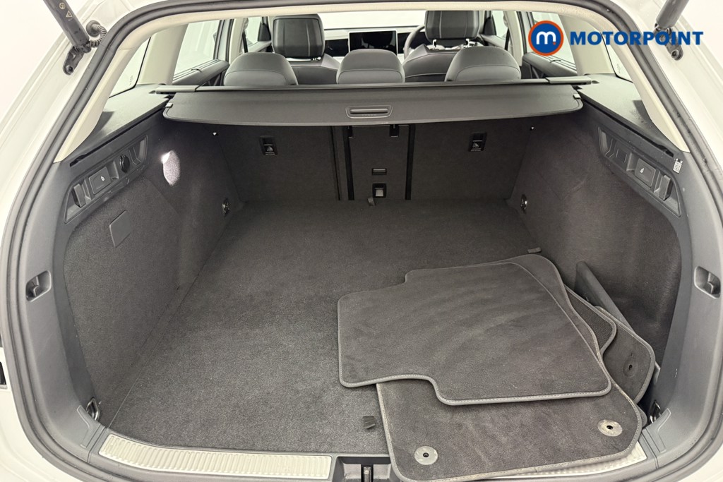 Volkswagen Passat Life Automatic Petrol Plug-In Hybrid Estate - Stock Number (1643783) - 5th supplementary image