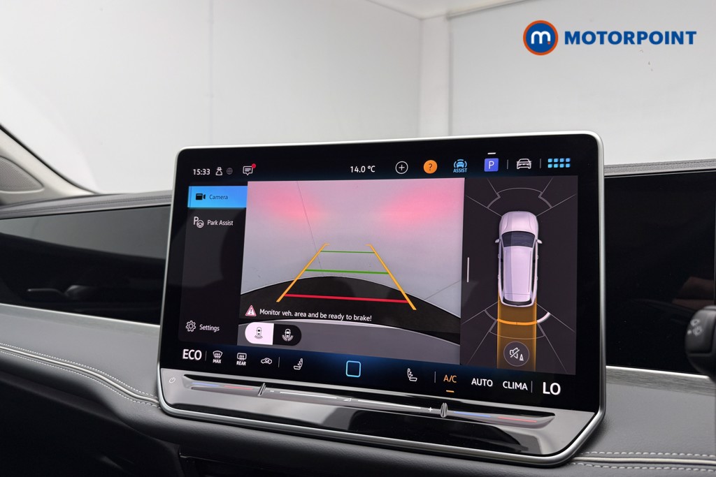Volkswagen Passat Life Automatic Petrol Plug-In Hybrid Estate - Stock Number (1643783) - 12th supplementary image