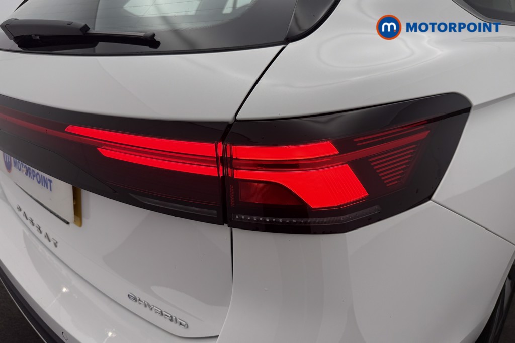 Volkswagen Passat Life Automatic Petrol Plug-In Hybrid Estate - Stock Number (1643783) - 19th supplementary image