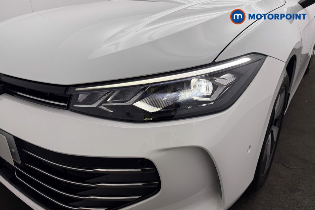 Volkswagen Passat Life Automatic Petrol Plug-In Hybrid Estate - Stock Number (1643783) - 24th supplementary image