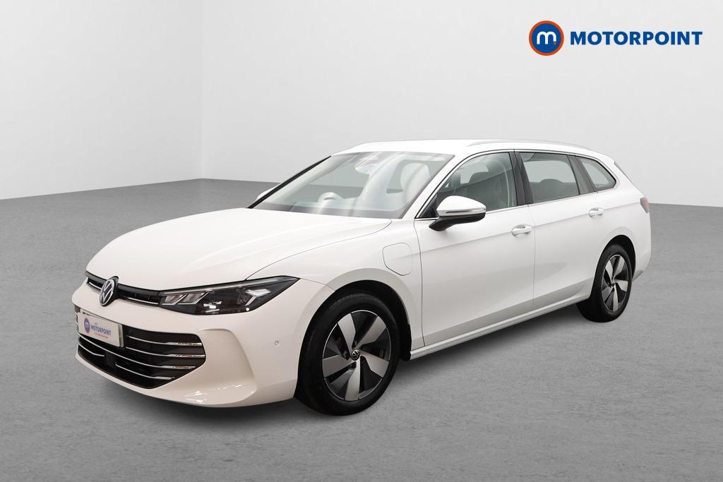 Volkswagen Passat Life Automatic Petrol Plug-In Hybrid Estate - Stock Number (1643783) - Passenger side front corner