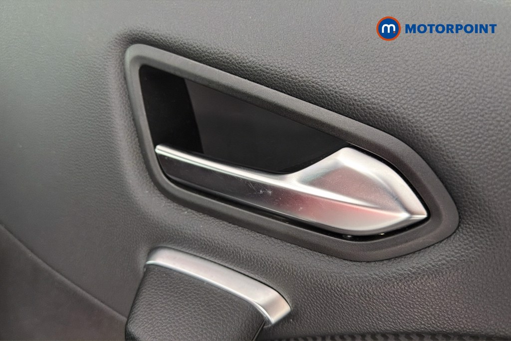 Renault Captur R.S. Line Automatic Petrol SUV - Stock Number (1643888) - 42nd supplementary image