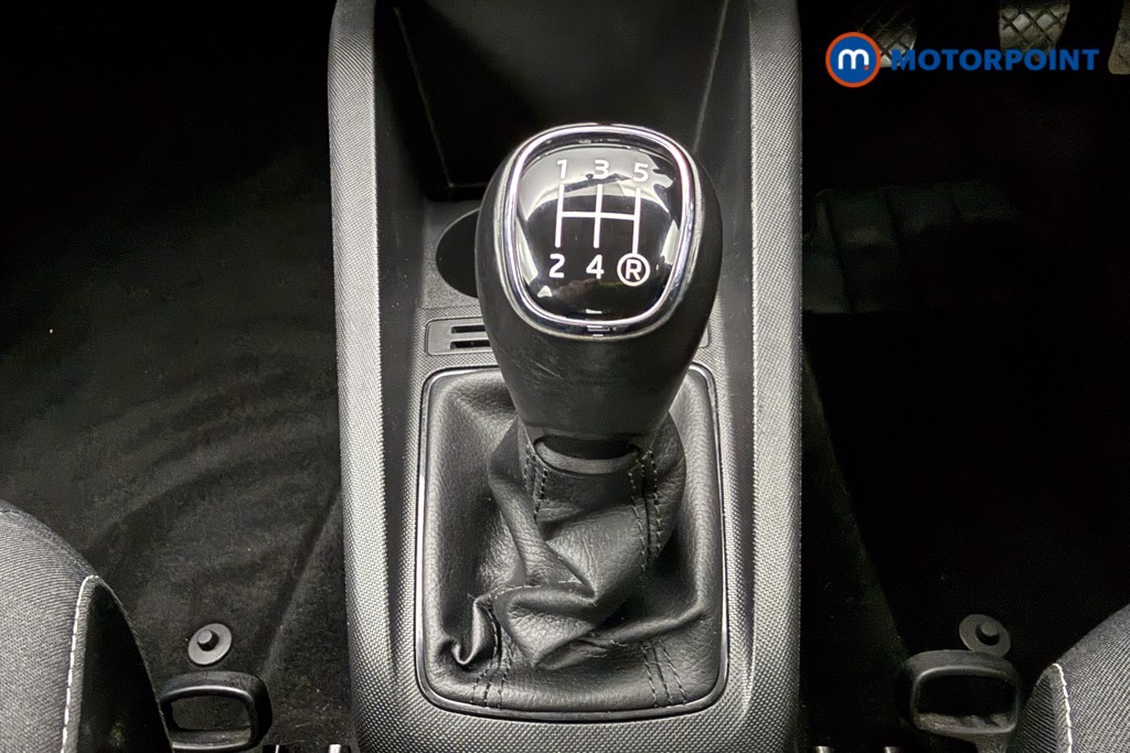 Skoda Fabia Colour Edition Manual Petrol Hatchback - Stock Number (1644210) - 6th supplementary image