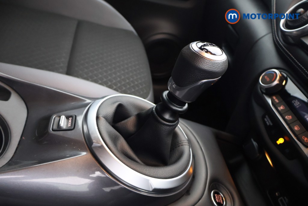 Nissan Juke N-Connecta Manual Petrol SUV - Stock Number (1644259) - 6th supplementary image