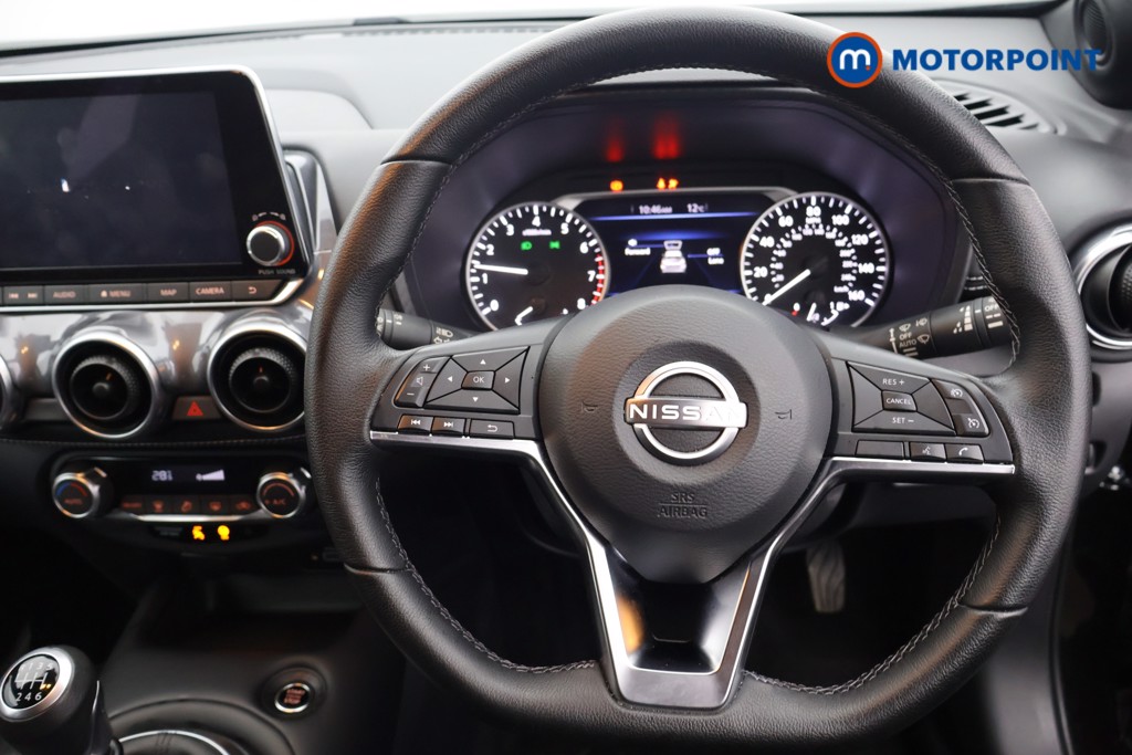 Nissan Juke N-Connecta Manual Petrol SUV - Stock Number (1644259) - 1st supplementary image