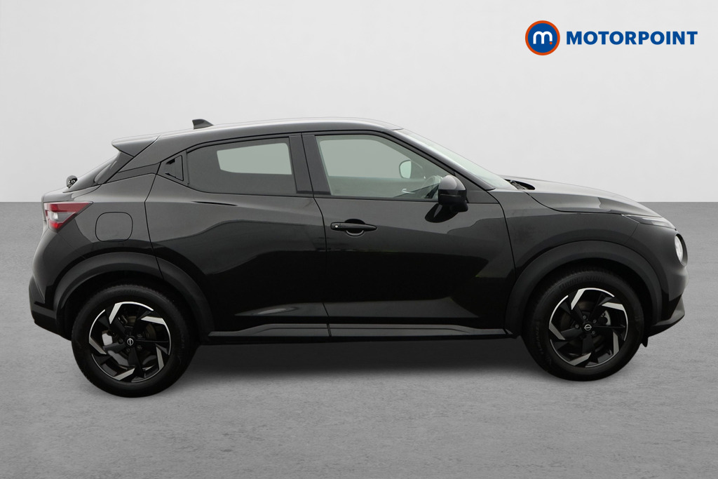 Nissan Juke N-Connecta Manual Petrol SUV - Stock Number (1644259) - Drivers side