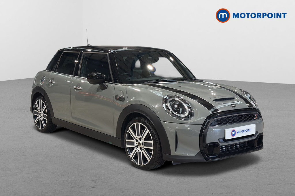 Mini Hatchback Cooper S Exclusive Automatic Petrol Hatchback - Stock Number (1644943) - Drivers side front corner