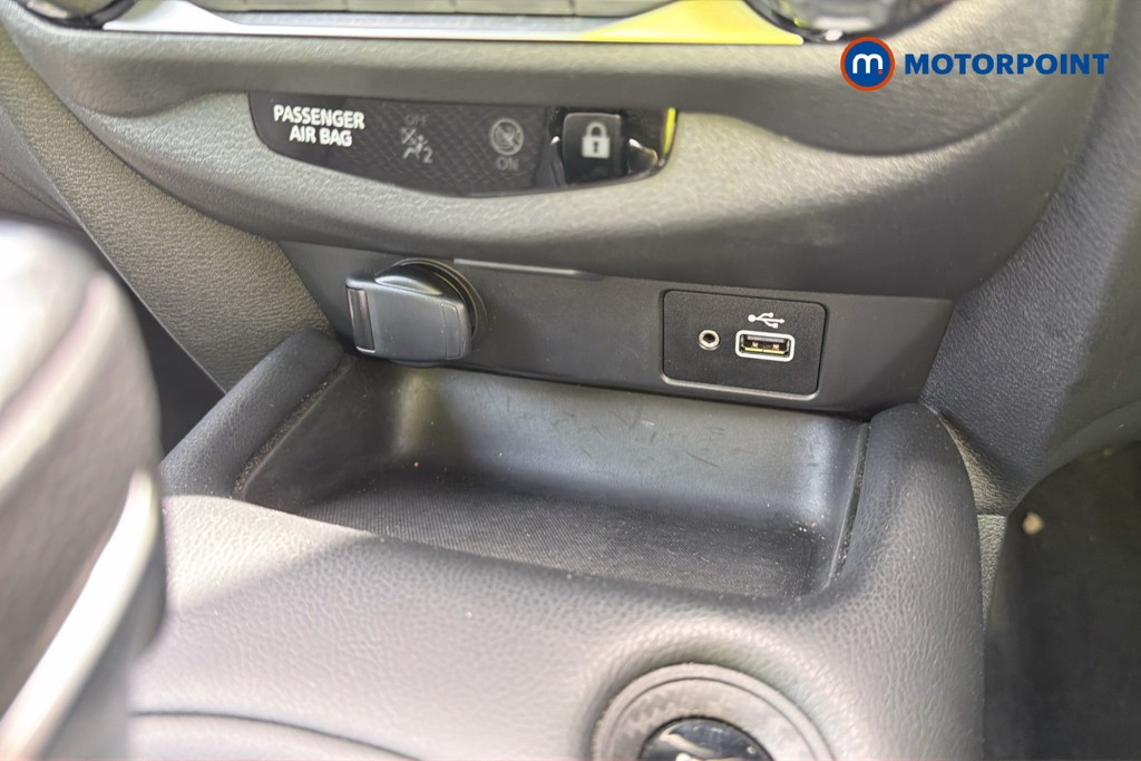 Nissan Juke N-Connecta Automatic Petrol-Electric Hybrid SUV - Stock Number (1609836) - 17th supplementary image