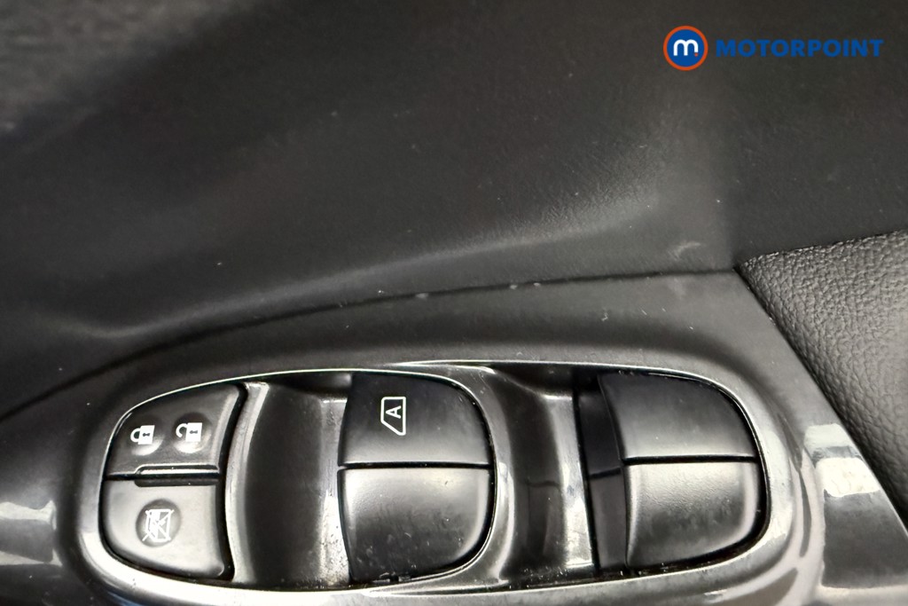 Nissan Juke Tekna Automatic Petrol SUV - Stock Number (1628235) - 19th supplementary image