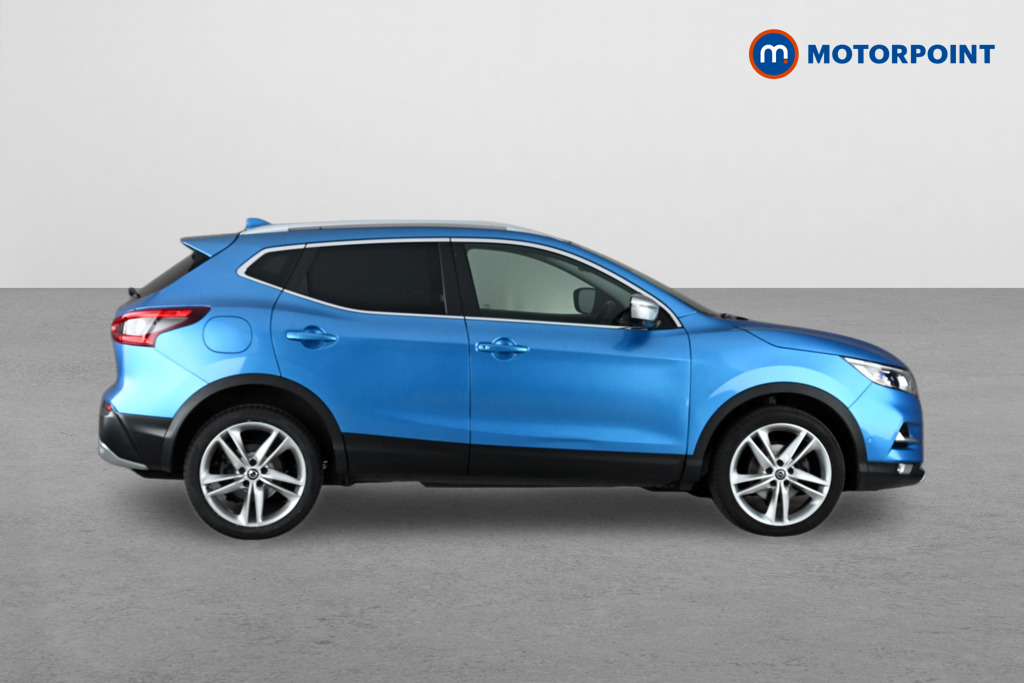 Nissan Qashqai N-Motion Automatic Diesel SUV - Stock Number (1633524) - Drivers side