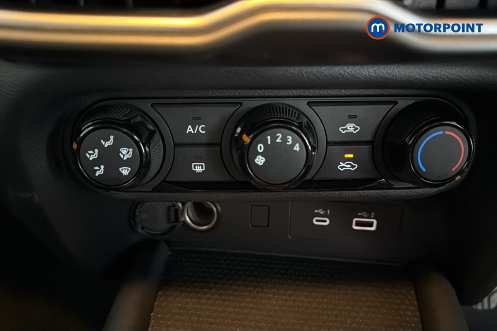 Nissan Juke Acenta Premium Manual Petrol SUV - Stock Number (1635960) - 12th supplementary image