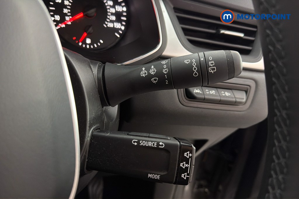 Renault Captur Limited Manual Petrol SUV - Stock Number (1638697) - 7th supplementary image