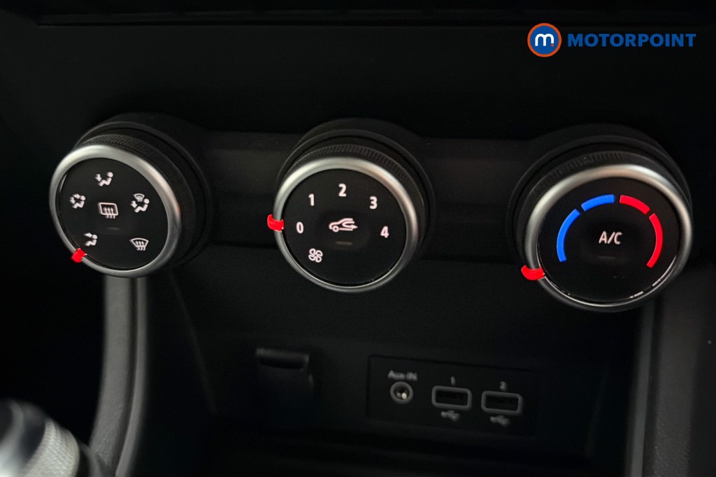 Renault Captur Limited Manual Petrol SUV - Stock Number (1638697) - 12th supplementary image