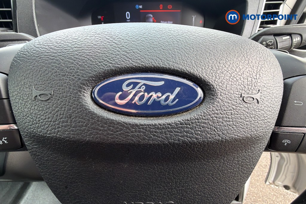 Ford Transit Limited Automatic Diesel Medium Roof Van - Stock Number (1639441) - 5th supplementary image
