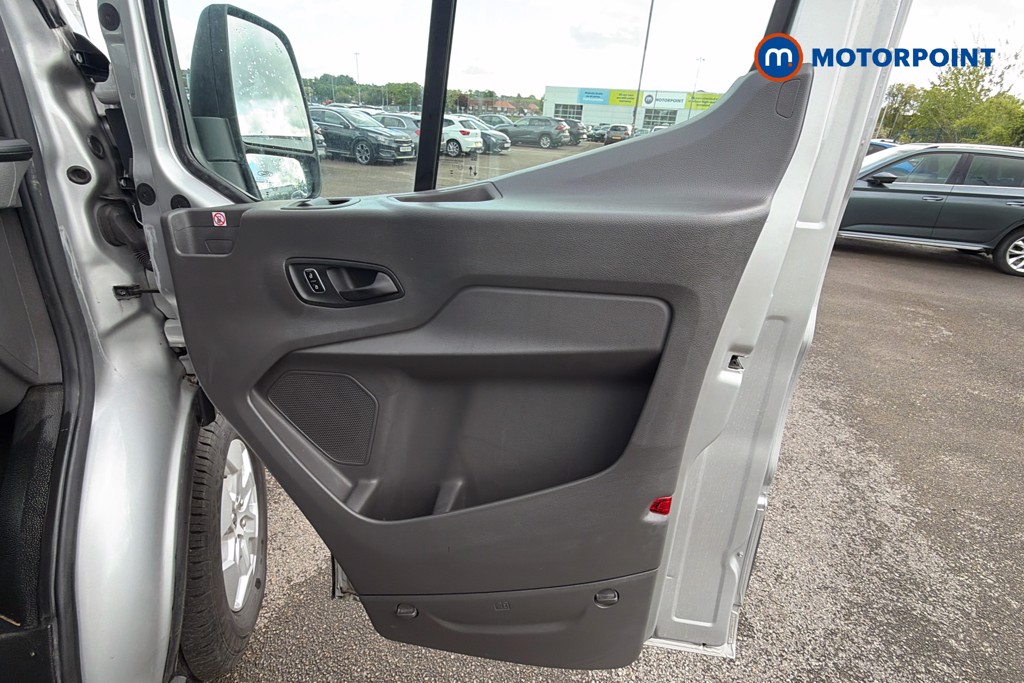 Ford Transit Limited Automatic Diesel Medium Roof Van - Stock Number (1639441) - 19th supplementary image