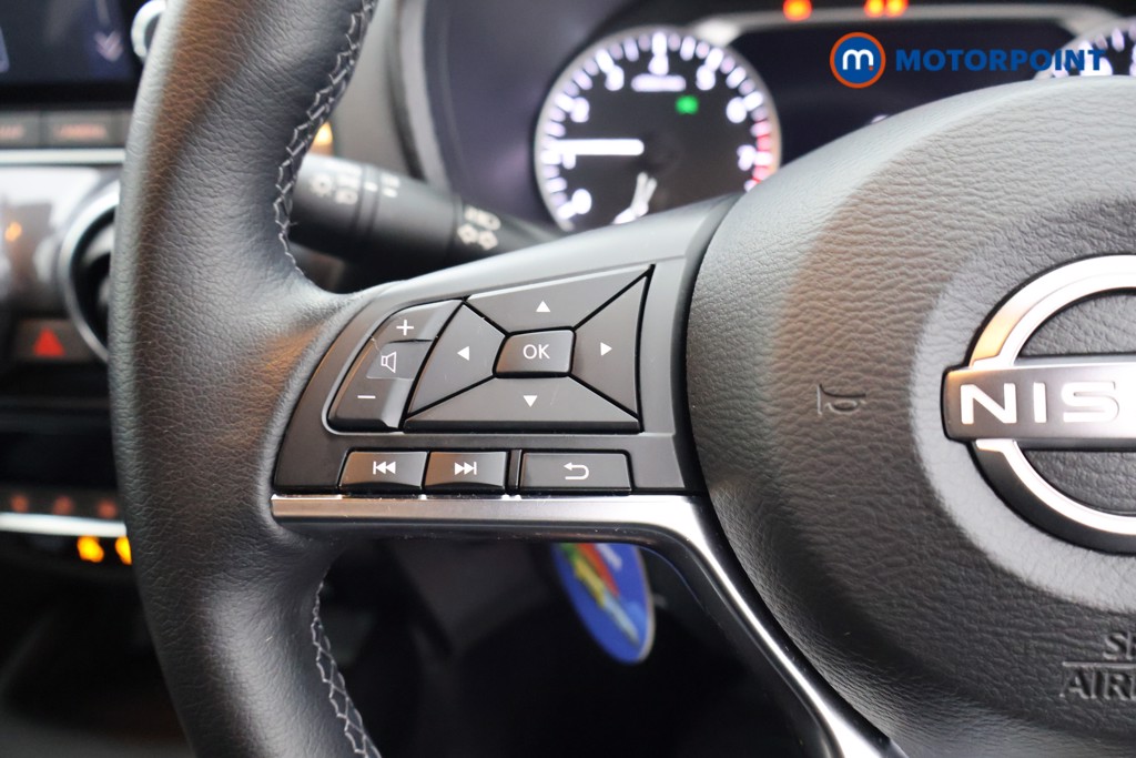 Nissan Juke N-Connecta Manual Petrol SUV - Stock Number (1640007) - 2nd supplementary image