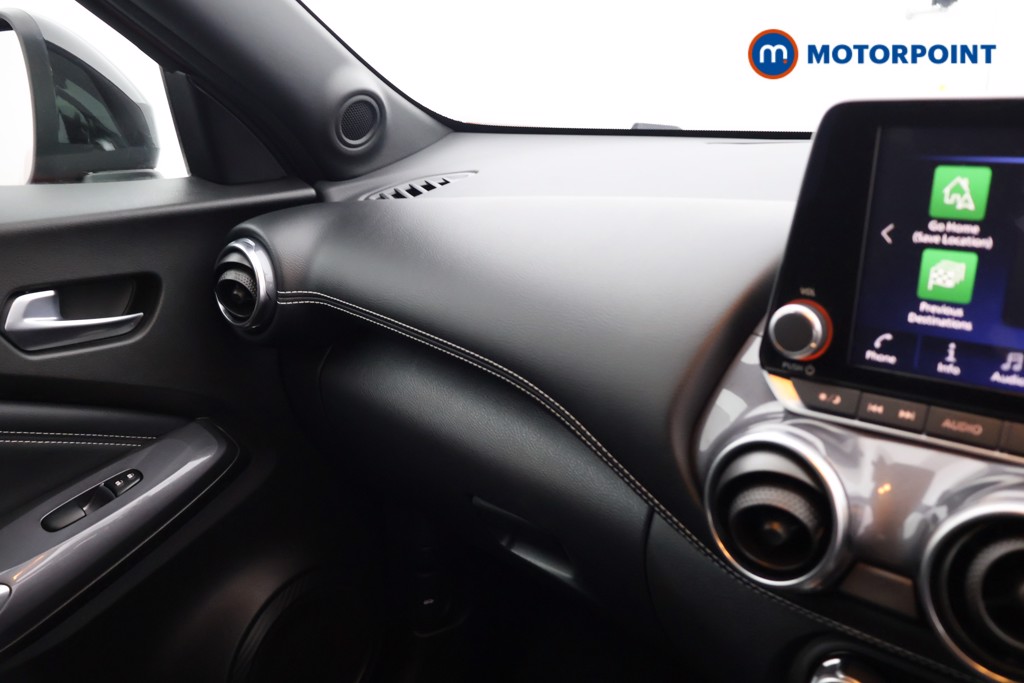 Nissan Juke N-Connecta Manual Petrol SUV - Stock Number (1640007) - 9th supplementary image