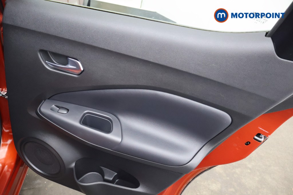 Nissan Juke N-Connecta Manual Petrol SUV - Stock Number (1640007) - 16th supplementary image