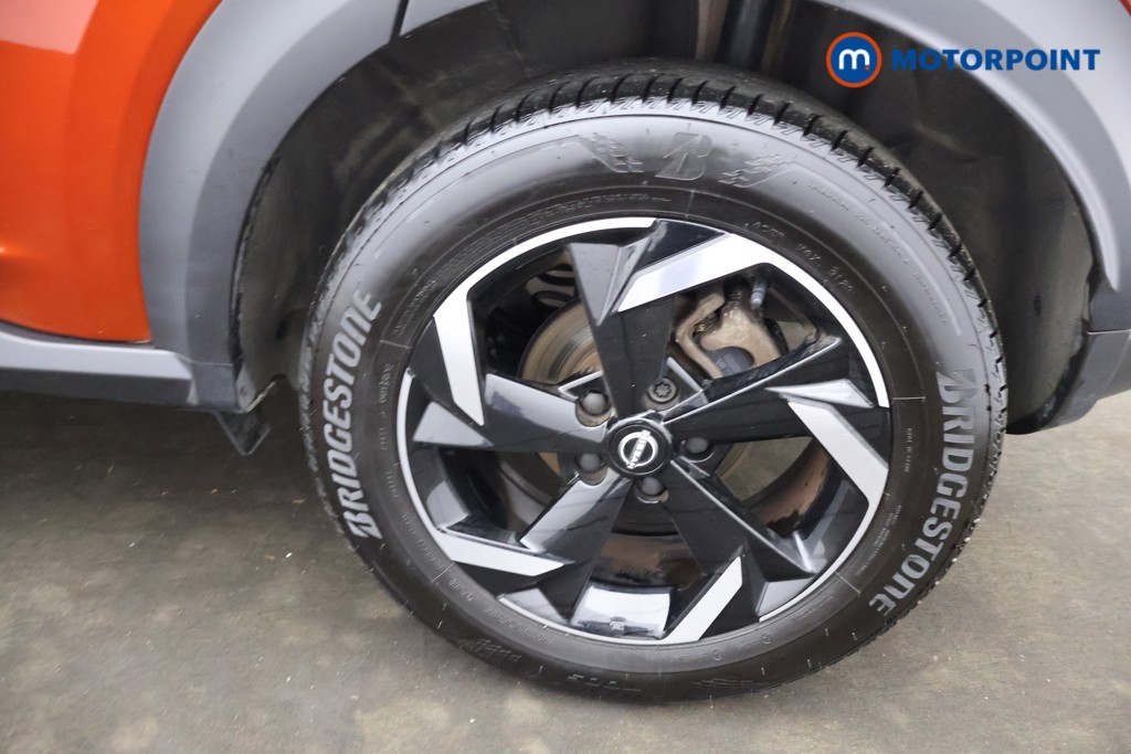 Nissan Juke N-Connecta Manual Petrol SUV - Stock Number (1640007) - 23rd supplementary image