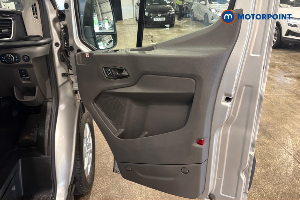 Ford Transit Limited Automatic Diesel Medium Roof Van - Stock Number (1640310) - 19th supplementary image