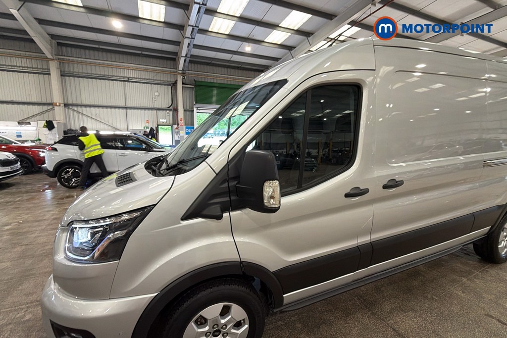 Ford Transit Limited Automatic Diesel Medium Roof Van - Stock Number (1640310) - 43rd supplementary image
