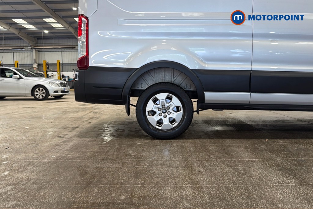 Ford Transit Limited Automatic Diesel Medium Roof Van - Stock Number (1640310) - 49th supplementary image