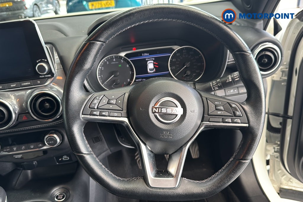 Nissan Juke N-Connecta Manual Petrol SUV - Stock Number (1640571) - 2nd supplementary image