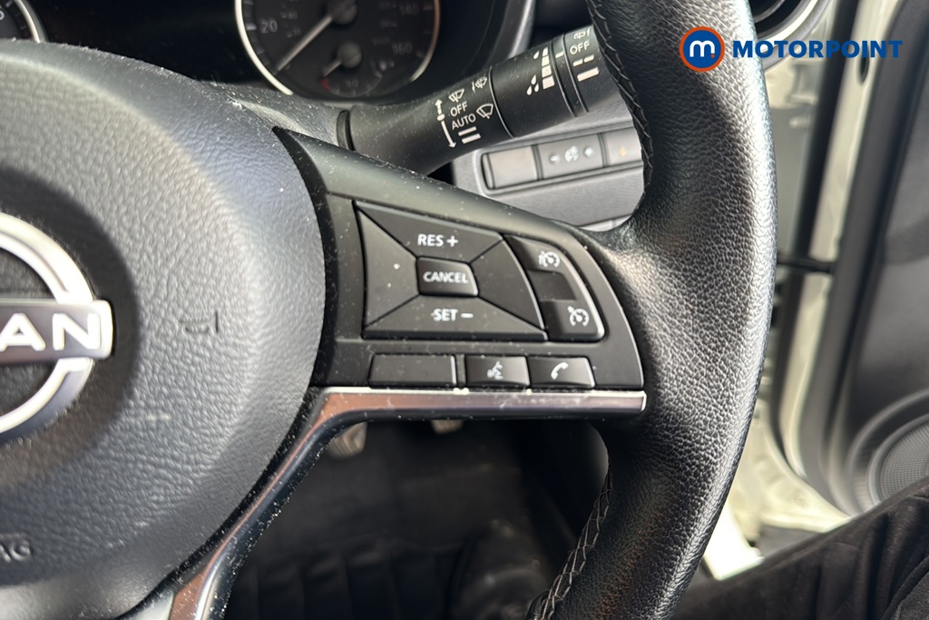 Nissan Juke N-Connecta Manual Petrol SUV - Stock Number (1640571) - 3rd supplementary image