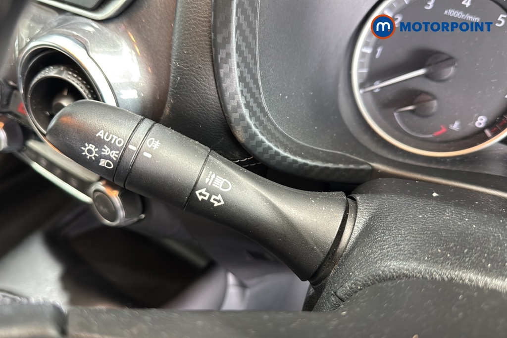 Nissan Juke N-Connecta Manual Petrol SUV - Stock Number (1640571) - 5th supplementary image