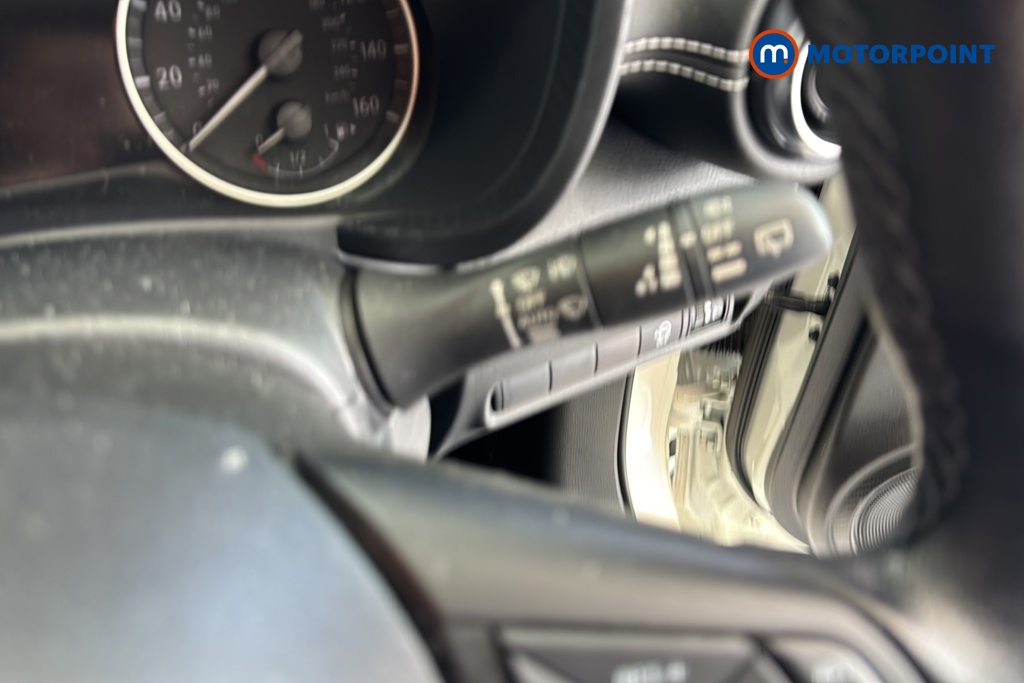 Nissan Juke N-Connecta Manual Petrol SUV - Stock Number (1640571) - 6th supplementary image