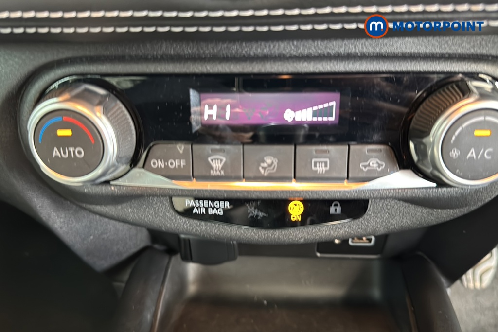 Nissan Juke N-Connecta Manual Petrol SUV - Stock Number (1640571) - 12th supplementary image