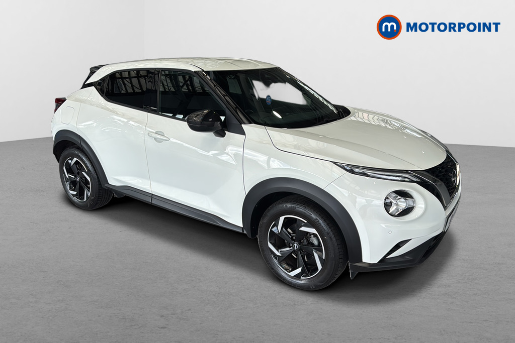 Nissan Juke N-Connecta Manual Petrol SUV - Stock Number (1640571) - Drivers side front corner