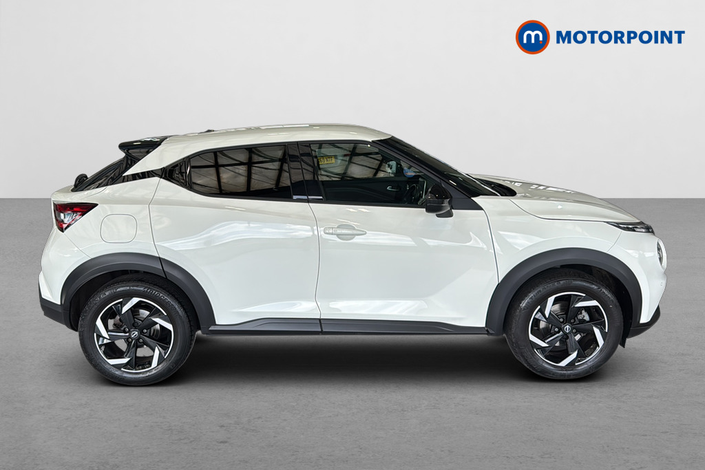 Nissan Juke N-Connecta Manual Petrol SUV - Stock Number (1640571) - Passenger side