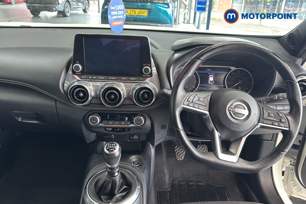Nissan Juke N-Connecta Manual Petrol SUV - Stock Number (1640571) - 1st supplementary image