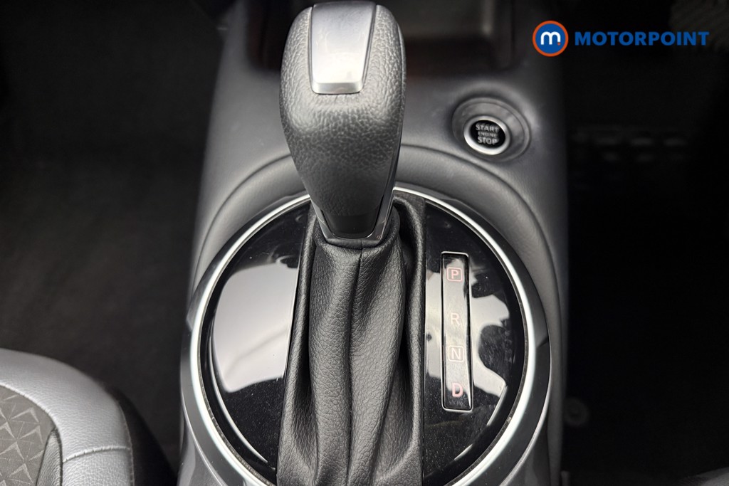 Nissan Juke N-Connecta Automatic Petrol SUV - Stock Number (1641290) - 7th supplementary image